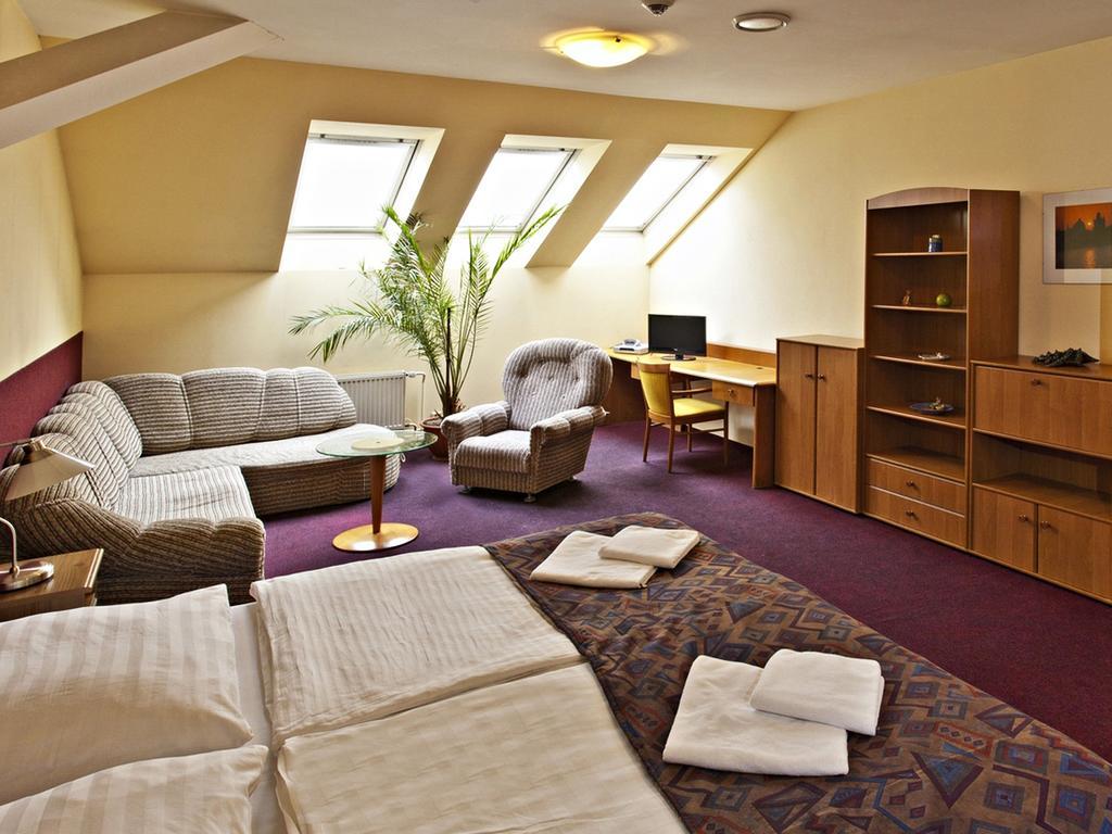 A Plus Hotel & Hostel Praga Zewnętrze zdjęcie